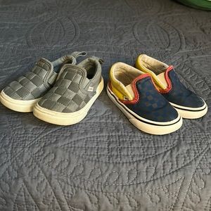 2 pairs Vans size 6 toddler